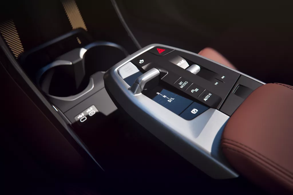 u10_ice_int_gear-shift-lever_fb